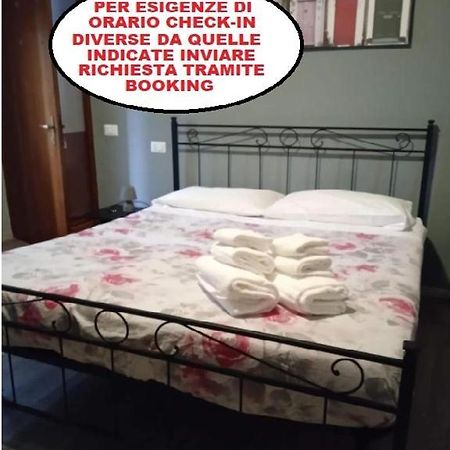 Mono Checkin A Richiesta Hotell Parma Exteriör bild